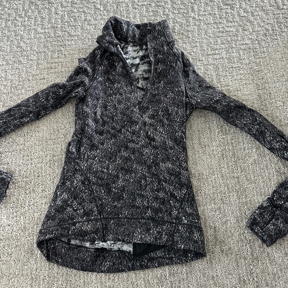 lululemon athletica Tops - lululemon running sweatshirt